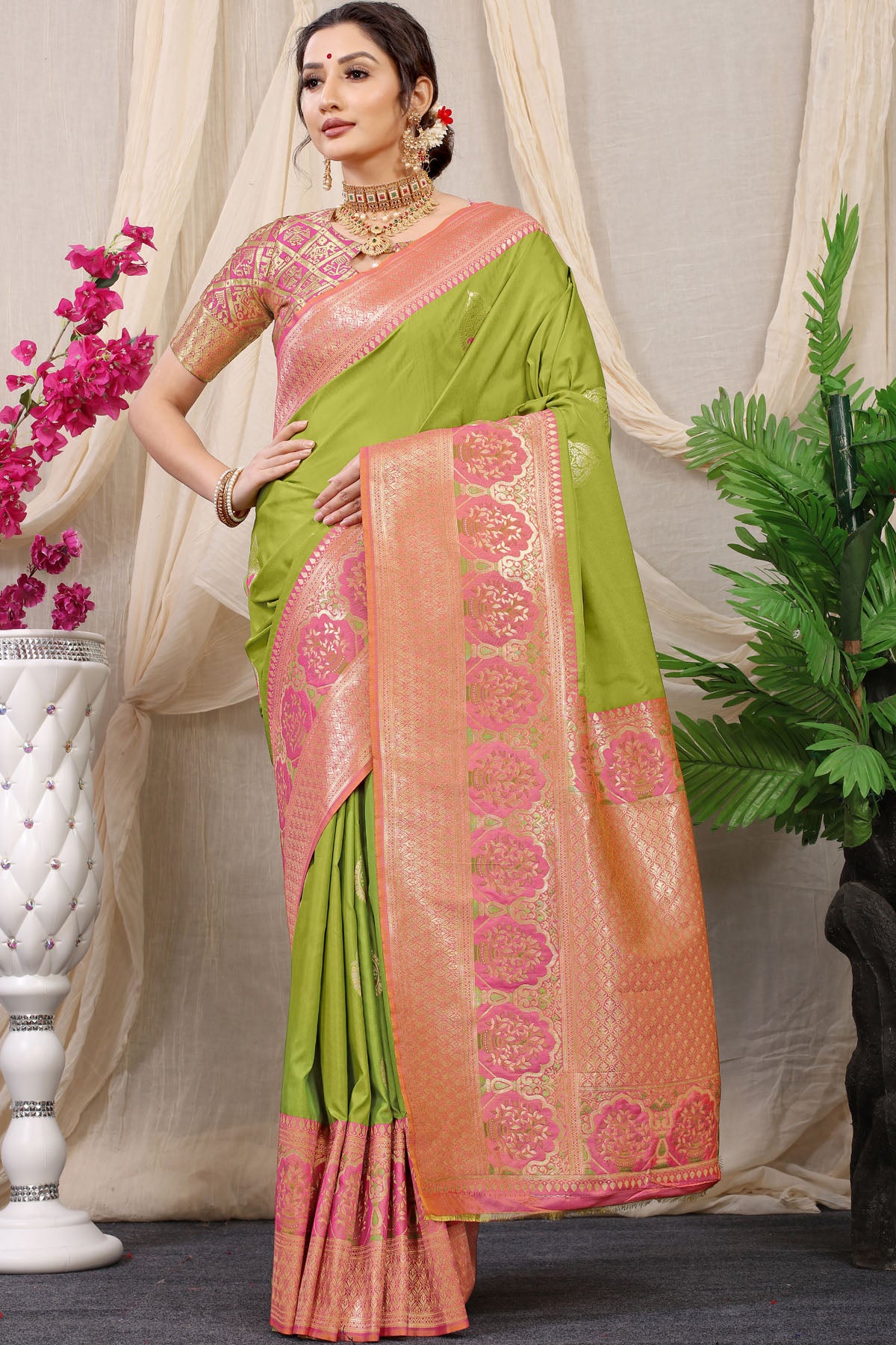 Jasmin Jacquard Pattern Kanchipuram Pure Silk Saree