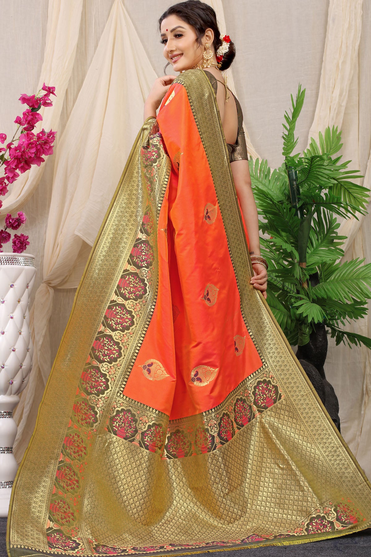 Jasmin Jacquard Pattern Kanchipuram Pure Silk Saree