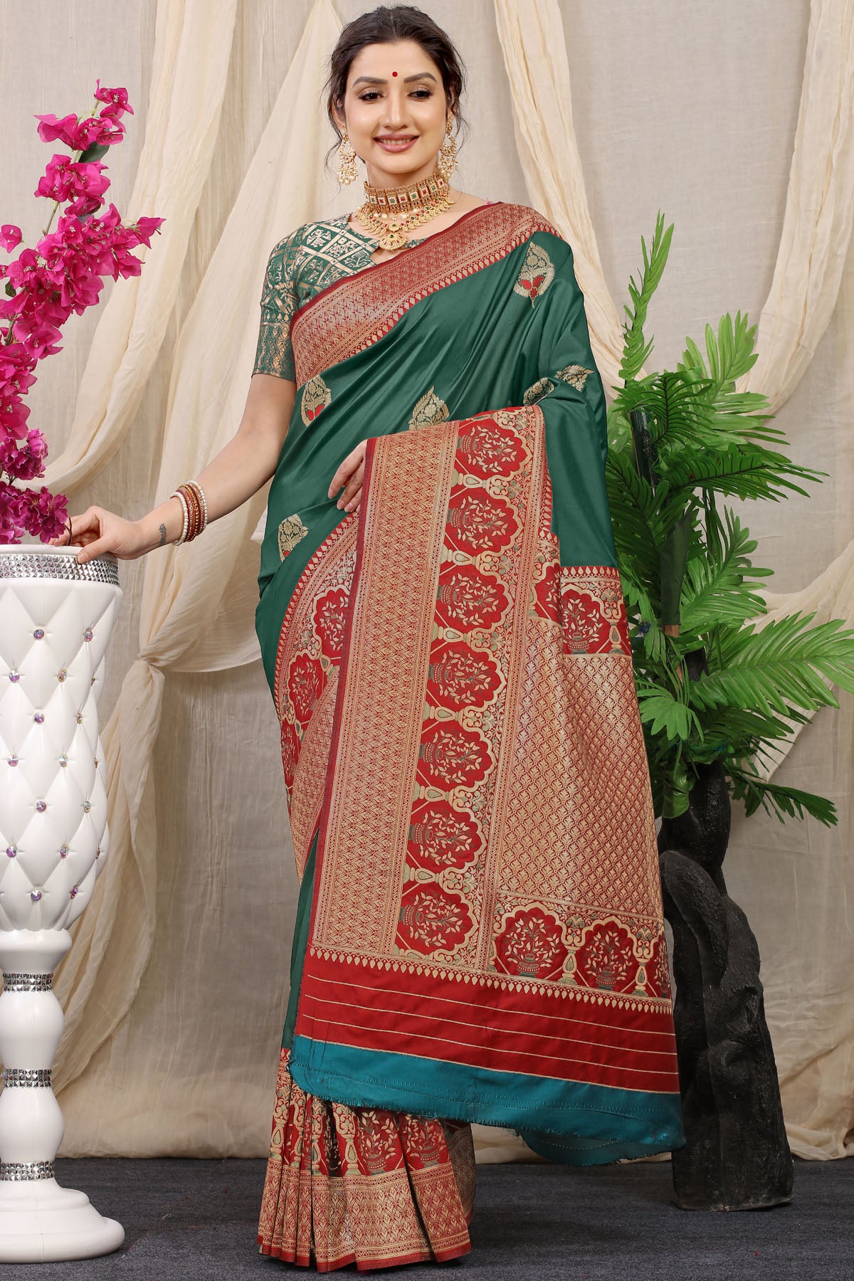 Jasmin Jacquard Pattern Kanchipuram Pure Silk Saree