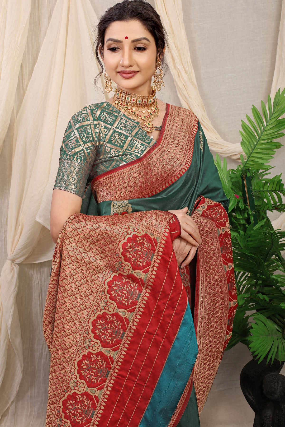 Jasmin Jacquard Pattern Kanchipuram Pure Silk Saree