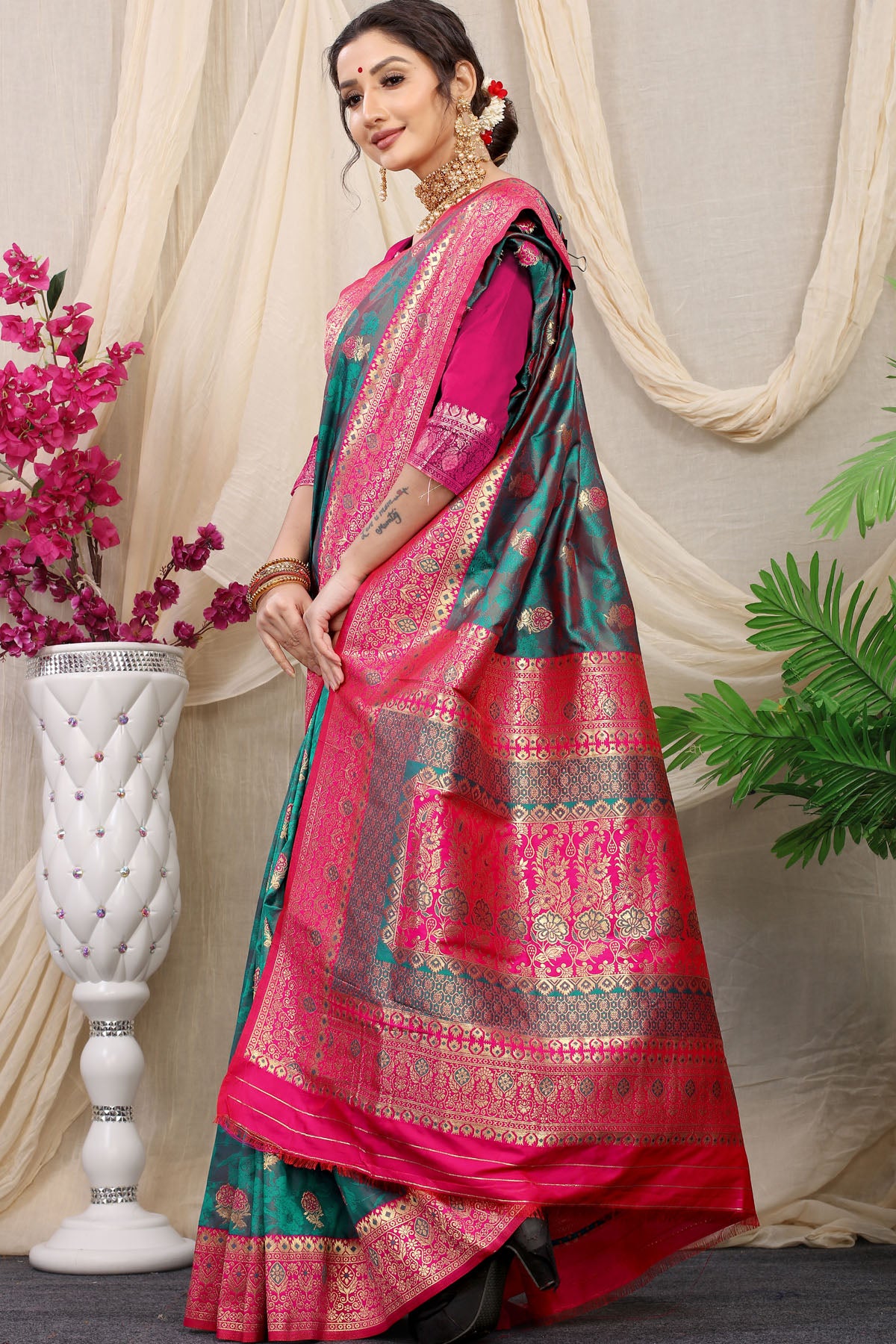 Kritika Jacquard Pattern Kanchipuram Pure Silk Saree