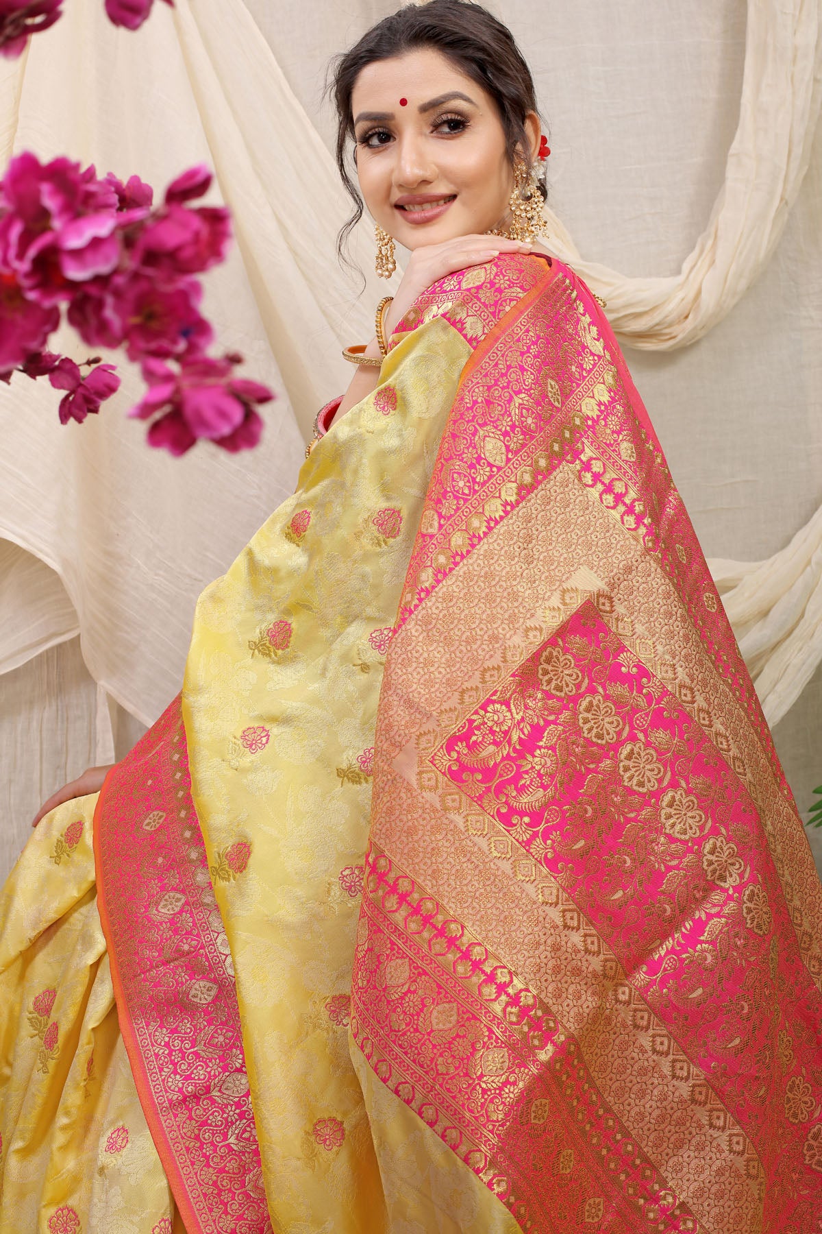 Kritika Jacquard Pattern Kanchipuram Pure Silk Saree