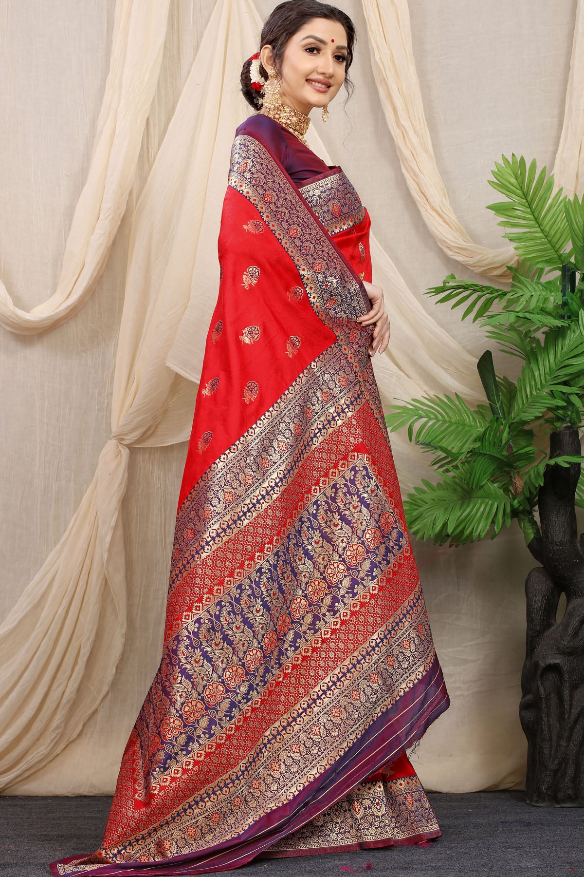 Kritika Jacquard Pattern Kanchipuram Pure Silk Saree