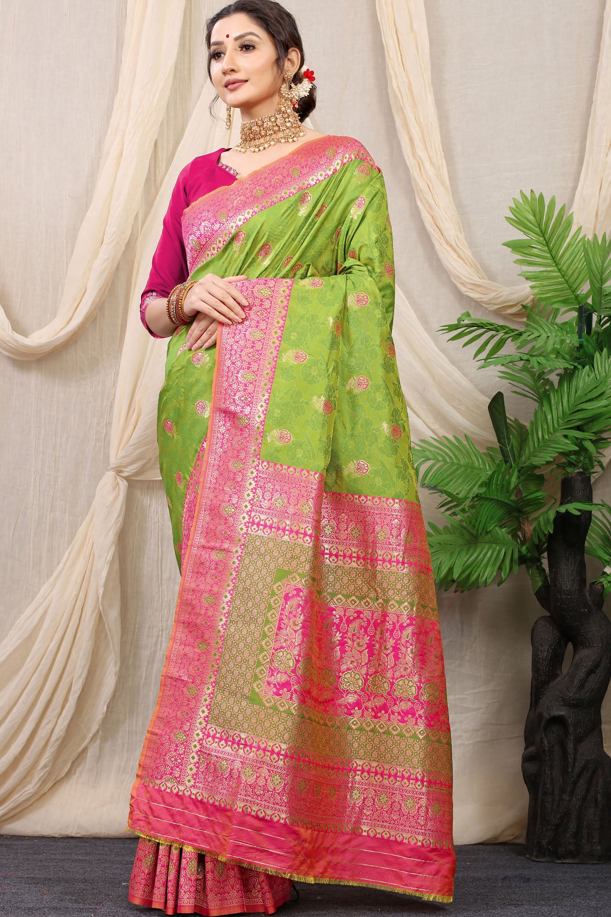Kritika Jacquard Pattern Kanchipuram Pure Silk Saree