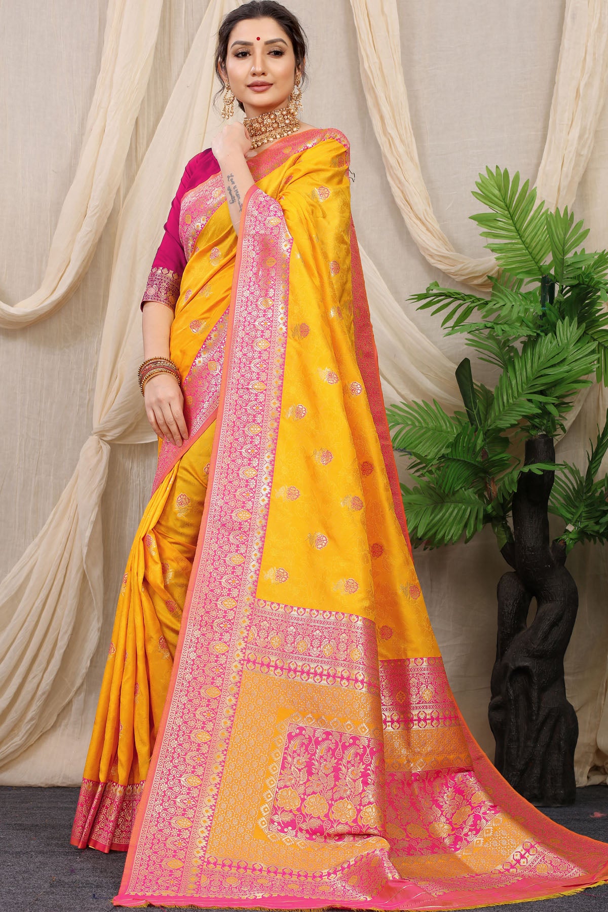 Kritika Jacquard Pattern Kanchipuram Pure Silk Saree