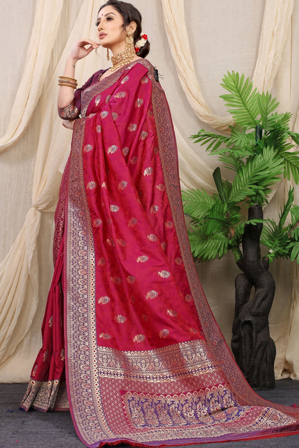 Kritika Jacquard Pattern Kanchipuram Pure Silk Saree