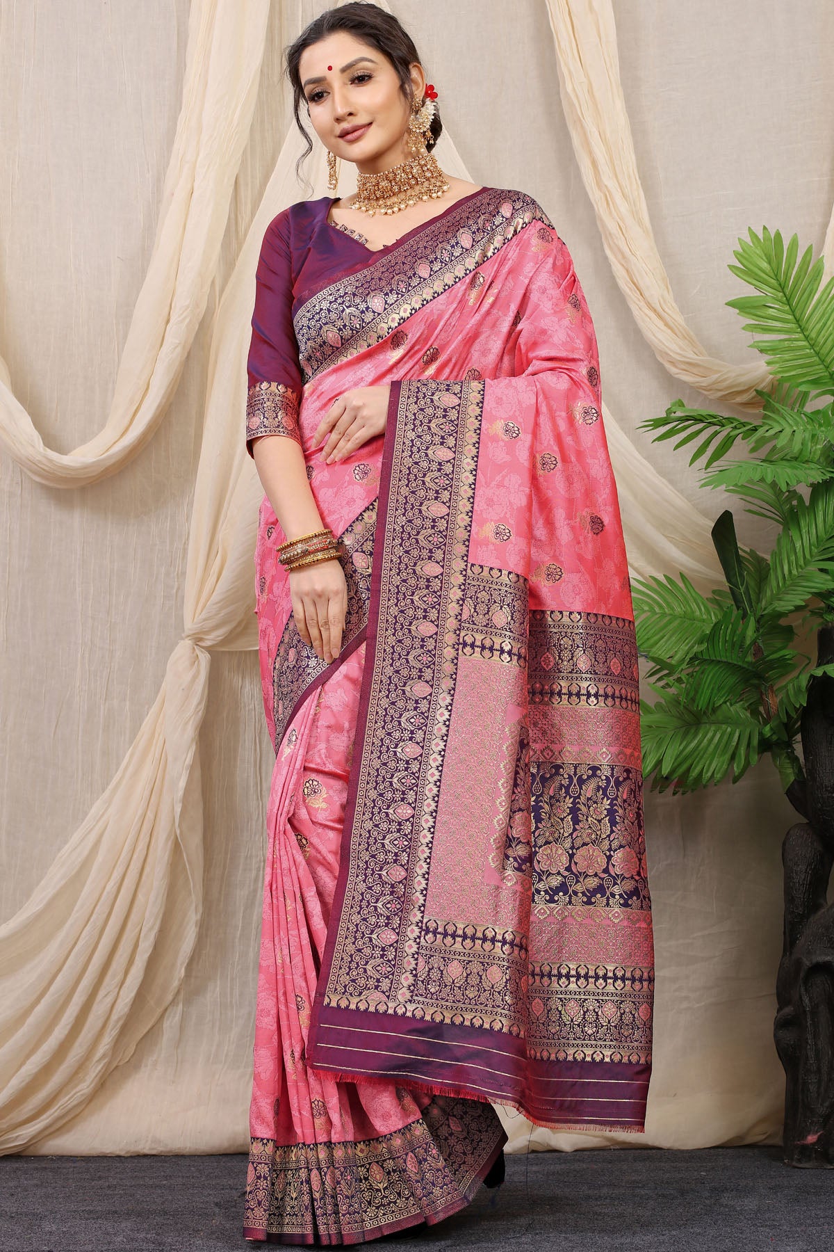 Kritika Jacquard Pattern Kanchipuram Pure Silk Saree