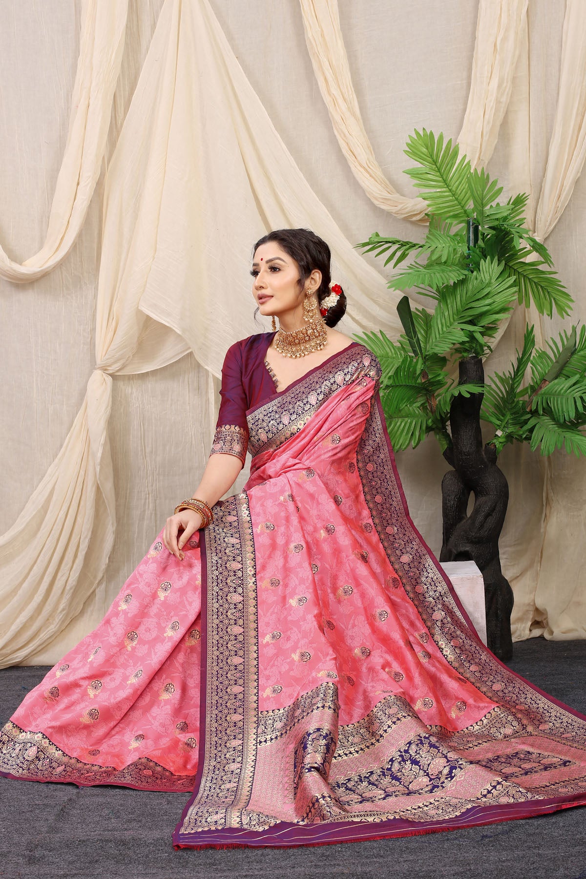 Kritika Jacquard Pattern Kanchipuram Pure Silk Saree