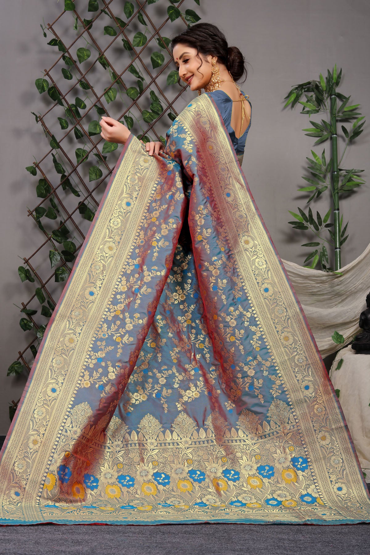 Sanaya Jacquard Pattern Kanchipuram Pure Silk Saree