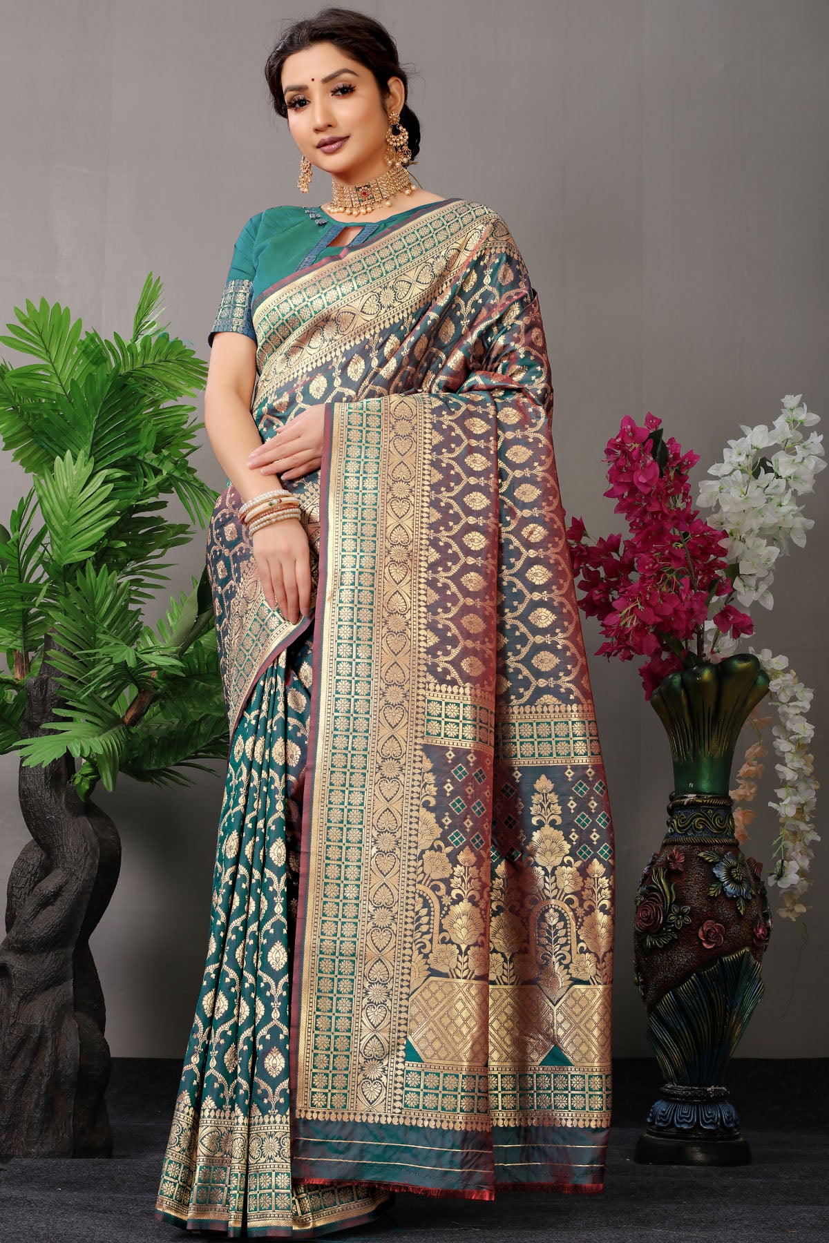 Mansi Jacquard Pattern Kanchipuram Pure Silk Saree