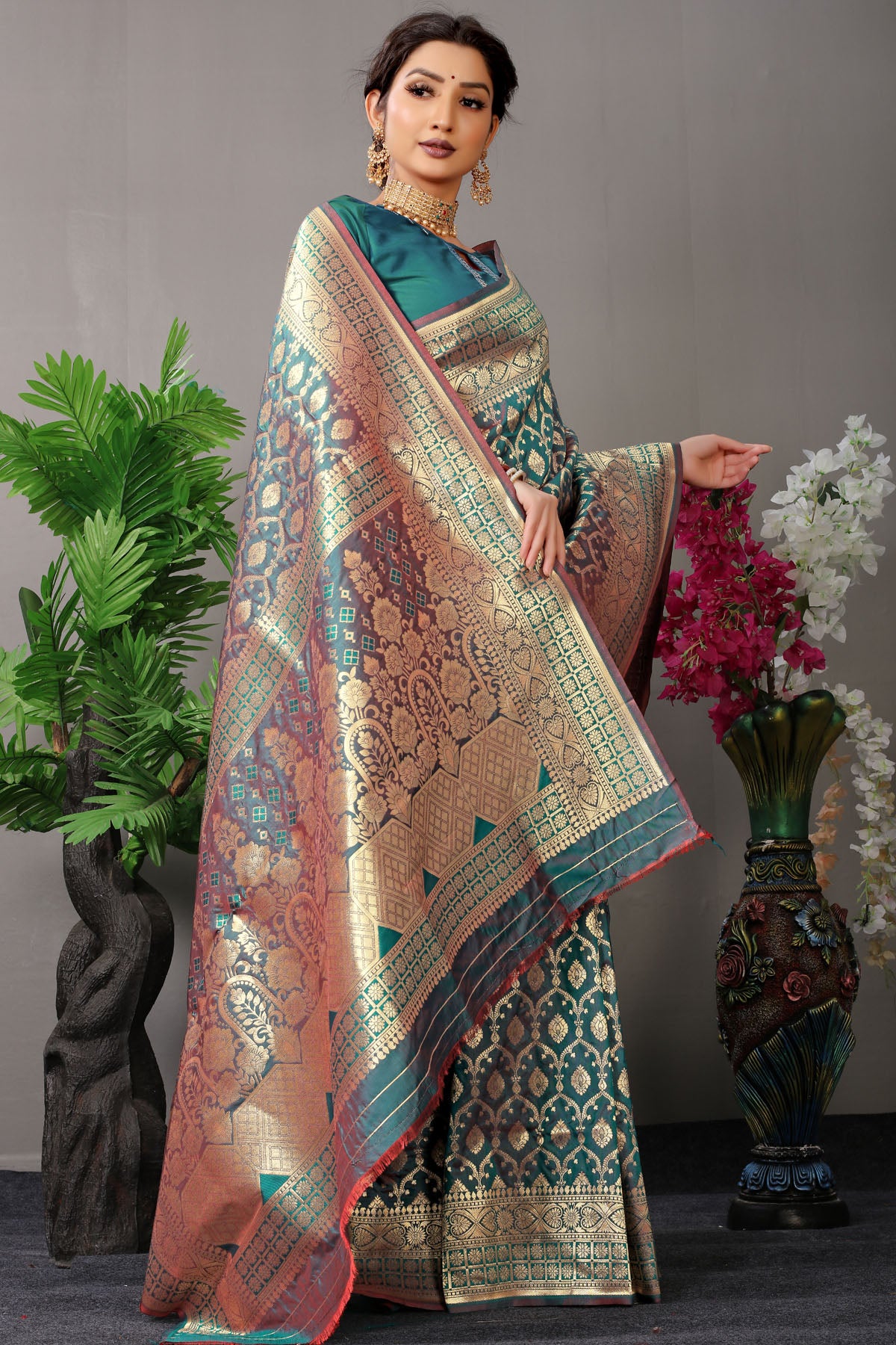 Mansi Jacquard Pattern Kanchipuram Pure Silk Saree