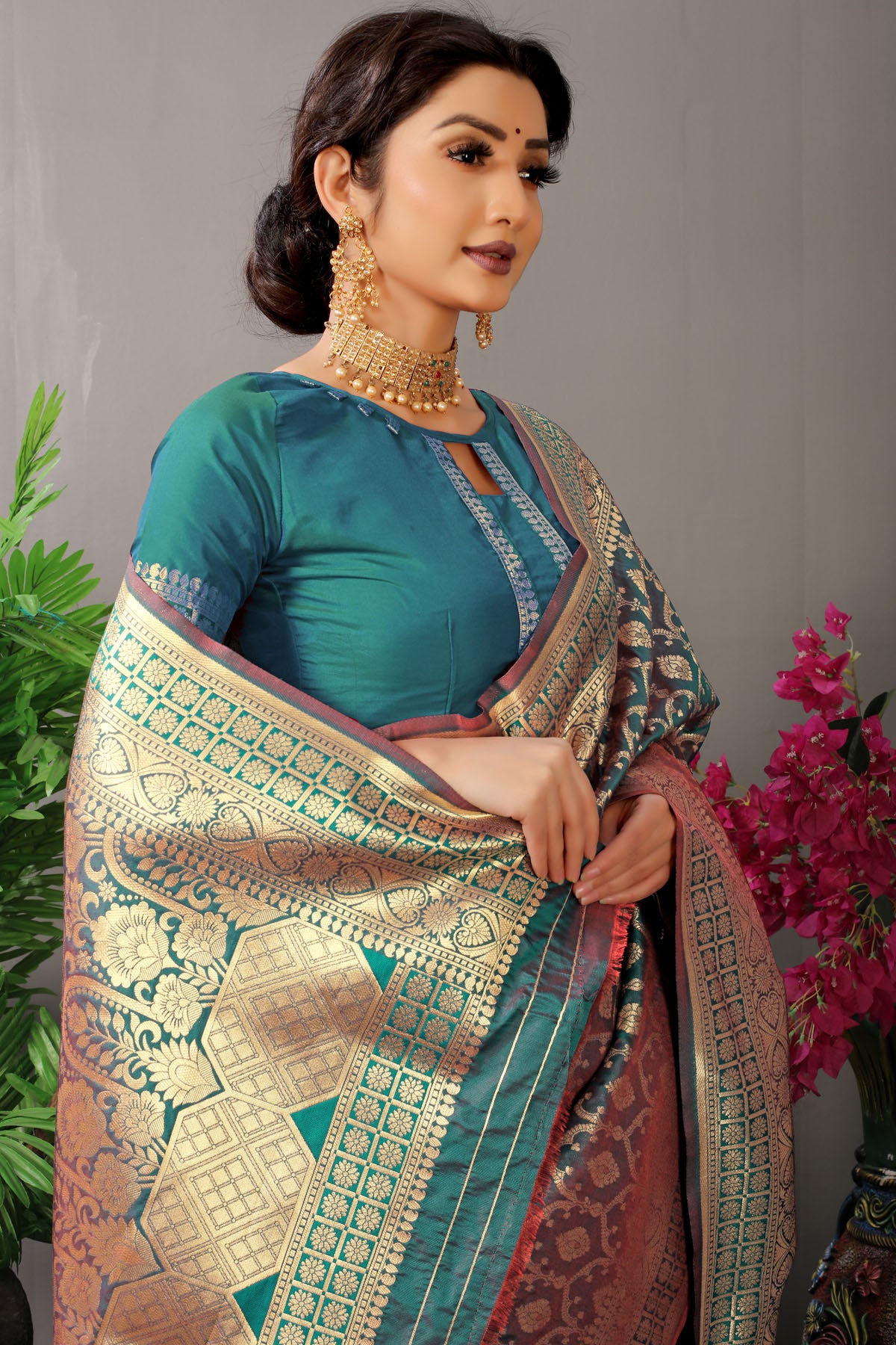Mansi Jacquard Pattern Kanchipuram Pure Silk Saree
