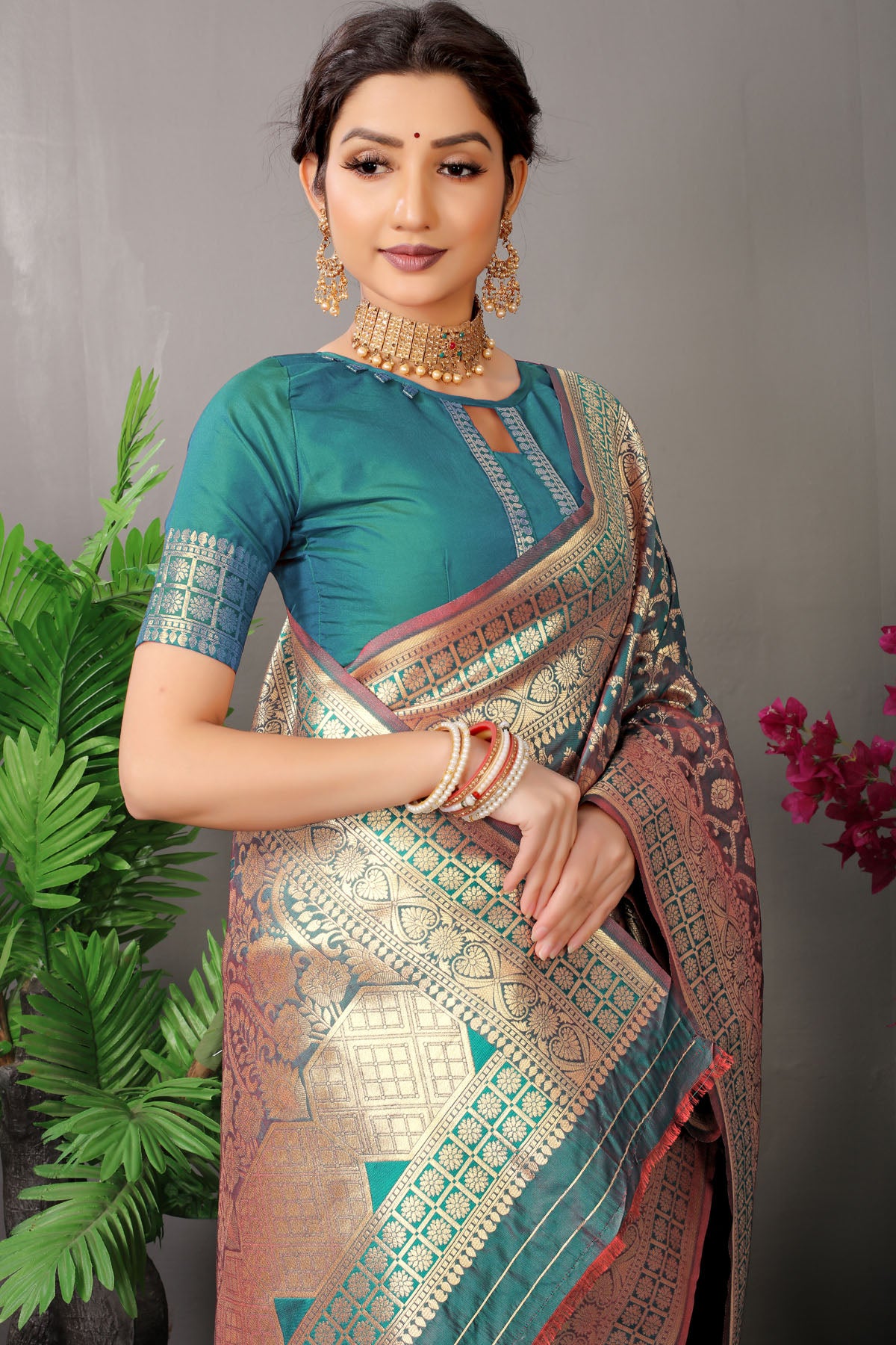 Mansi Jacquard Pattern Kanchipuram Pure Silk Saree