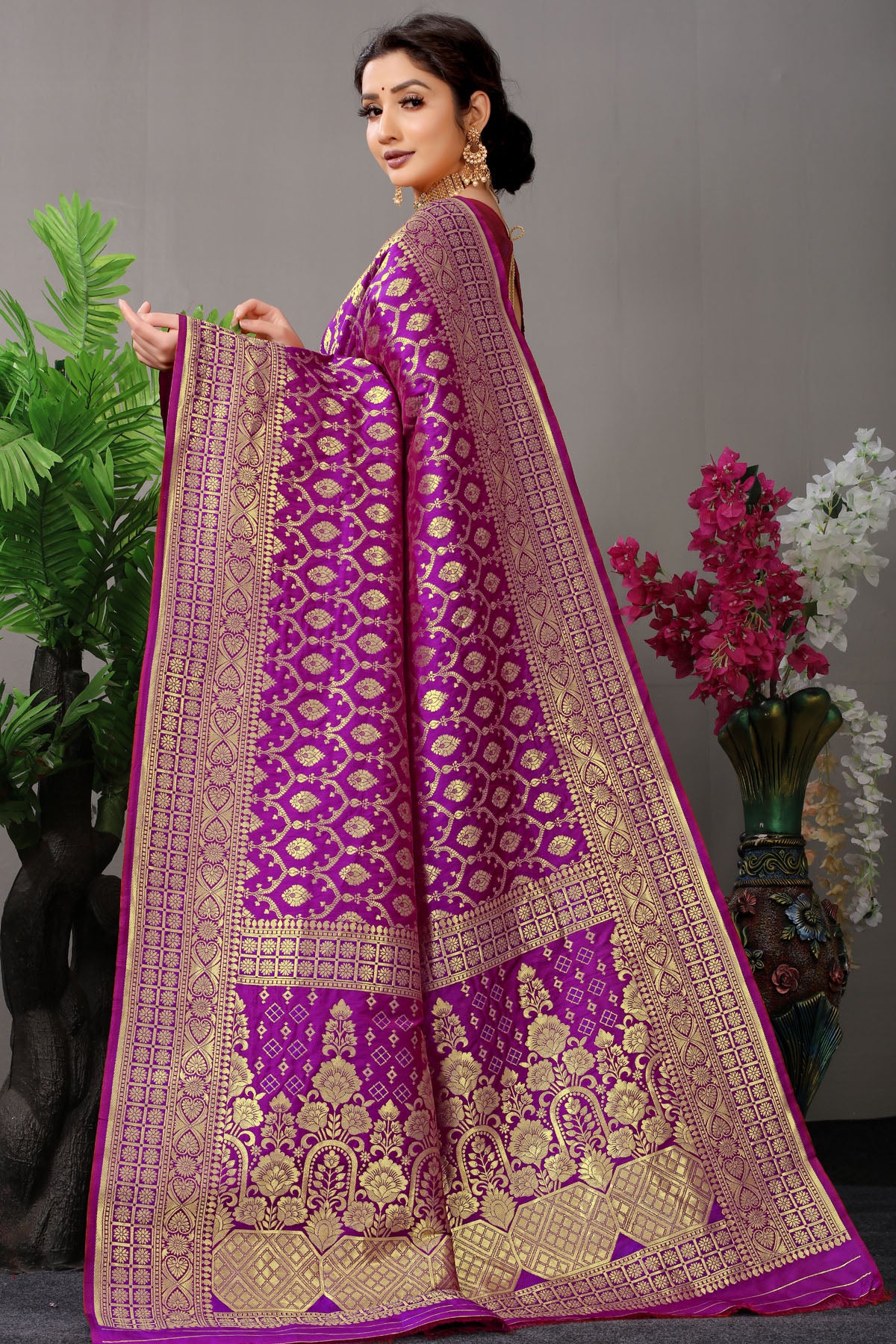 Mansi Jacquard Pattern Kanchipuram Pure Silk Saree