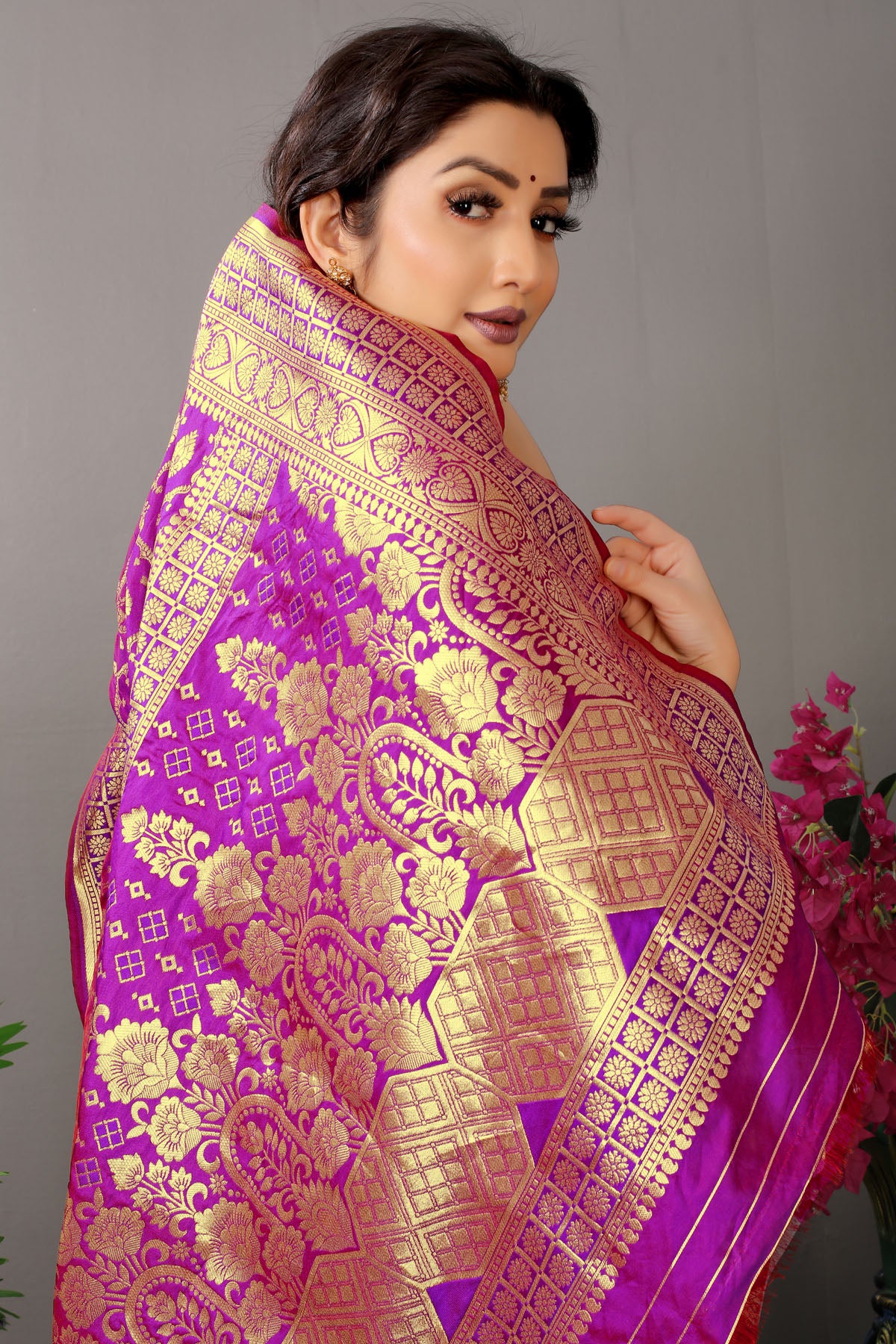 Mansi Jacquard Pattern Kanchipuram Pure Silk Saree