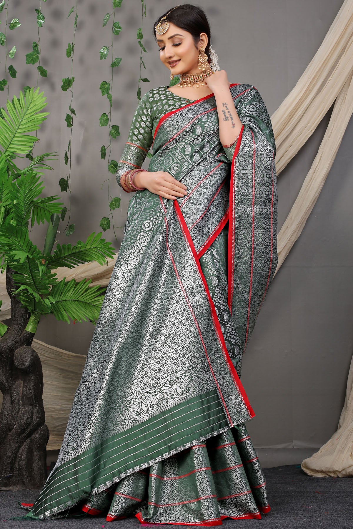 Rani Jacquard Pattern Kanchipuram Pure Silk Saree
