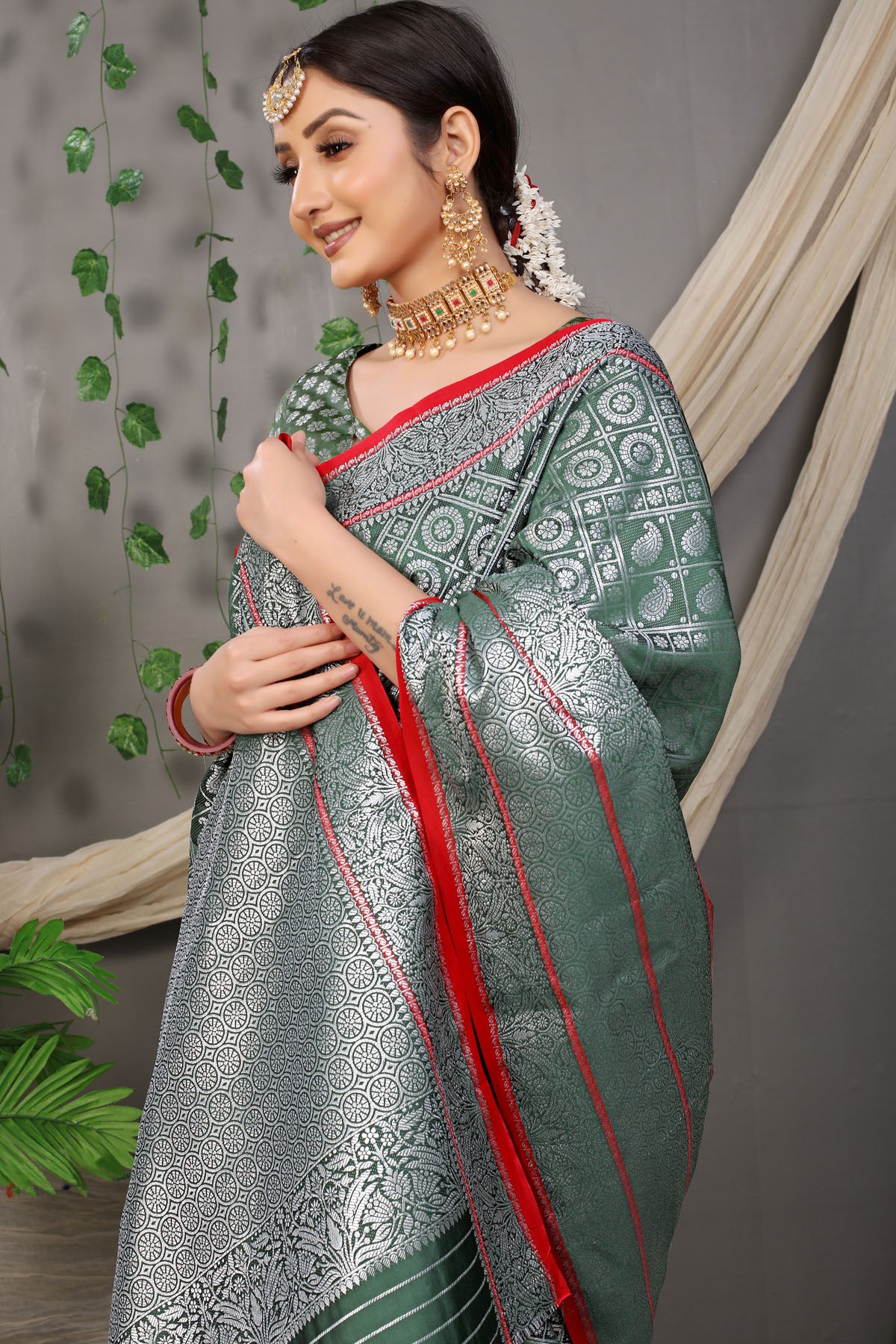 Rani Jacquard Pattern Kanchipuram Pure Silk Saree
