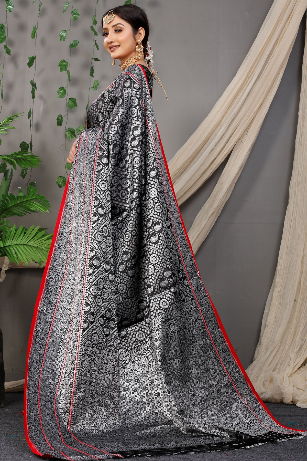 Rani Jacquard Pattern Kanchipuram Pure Silk Saree