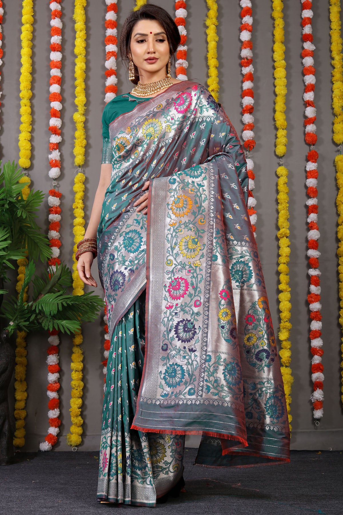 VastraParidhan Jacquard Pattern Kanchipuram Pure Silk Saree