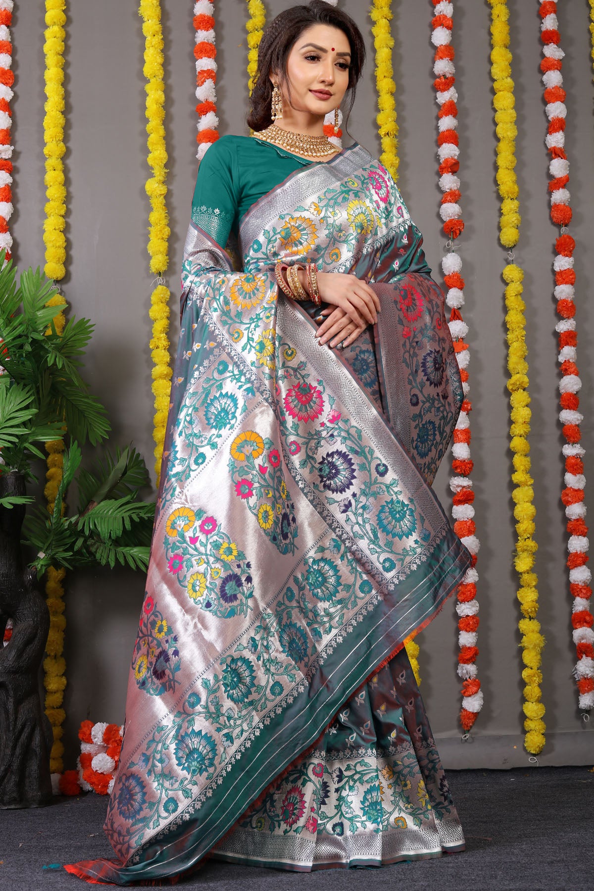 VastraParidhan Jacquard Pattern Kanchipuram Pure Silk Saree