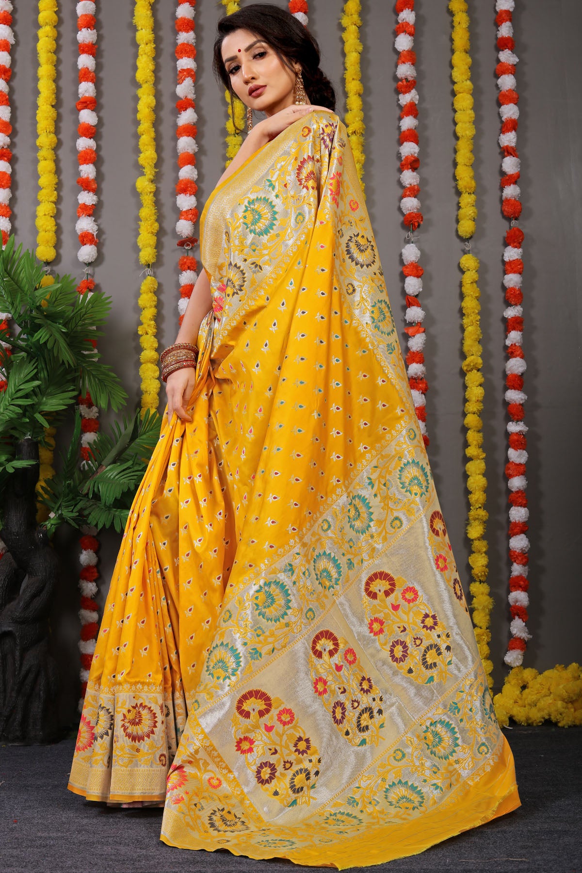 VastraParidhan Jacquard Pattern Kanchipuram Pure Silk Saree