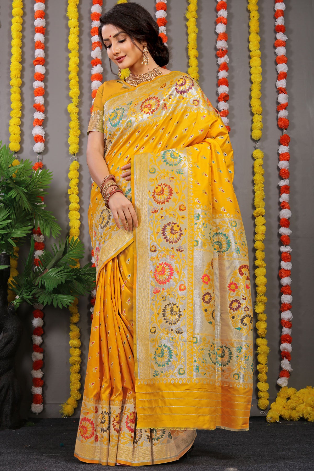 VastraParidhan Jacquard Pattern Kanchipuram Pure Silk Saree