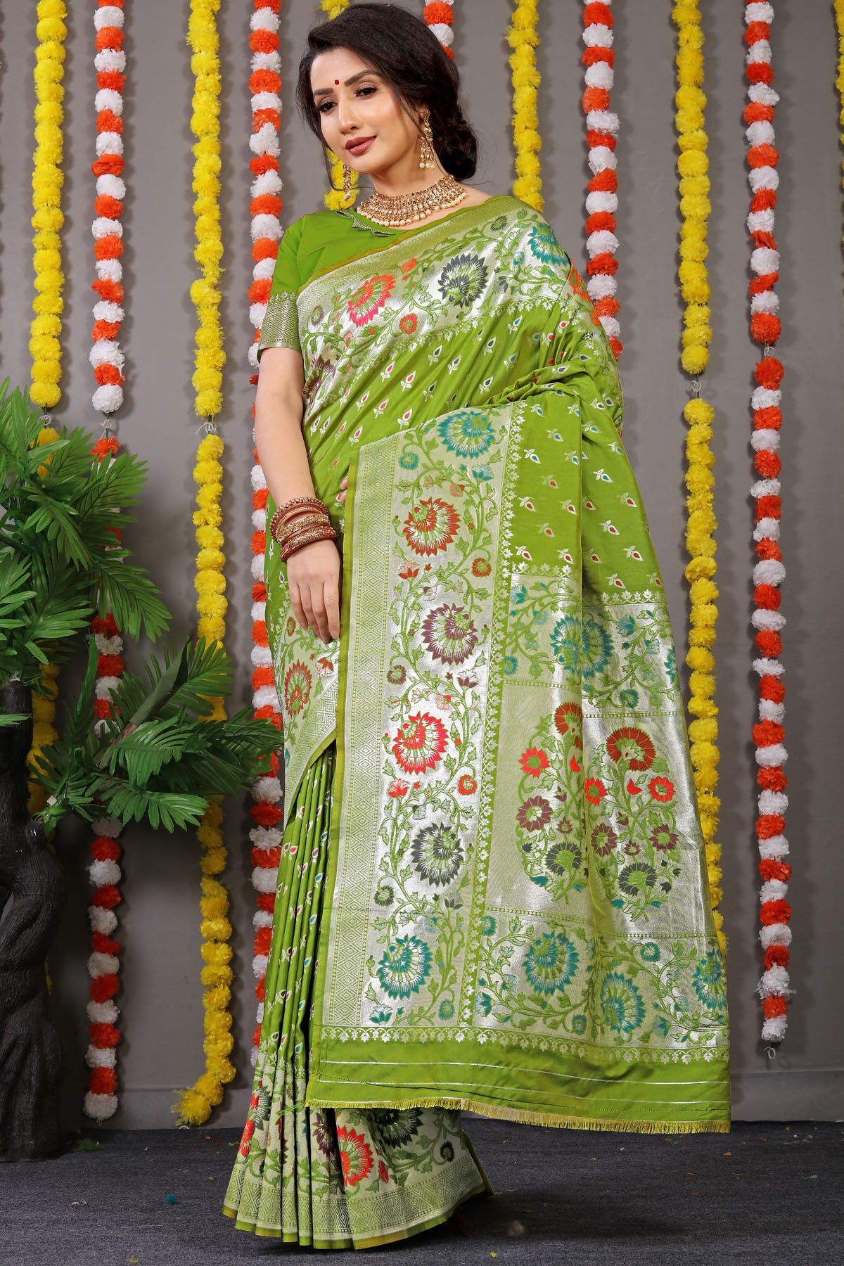 VastraParidhan Jacquard Pattern Kanchipuram Pure Silk Saree