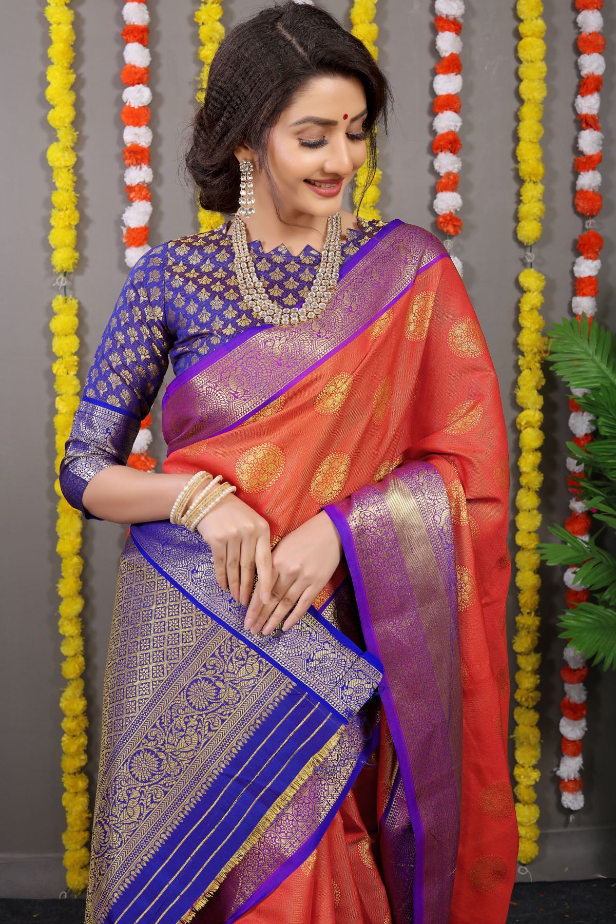 Sanvi Jacquard Pattern Kanchipuram Pure Silk Saree