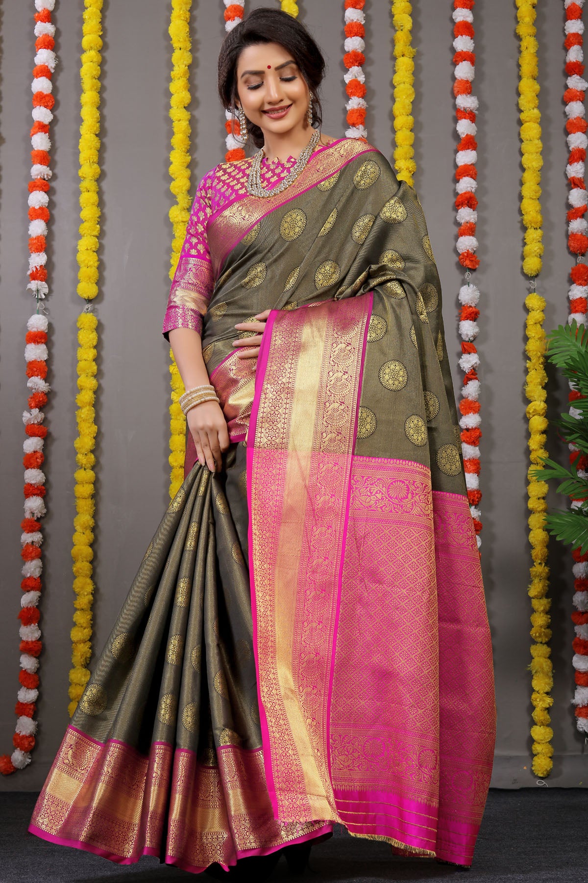 Sanvi Jacquard Pattern Kanchipuram Pure Silk Saree