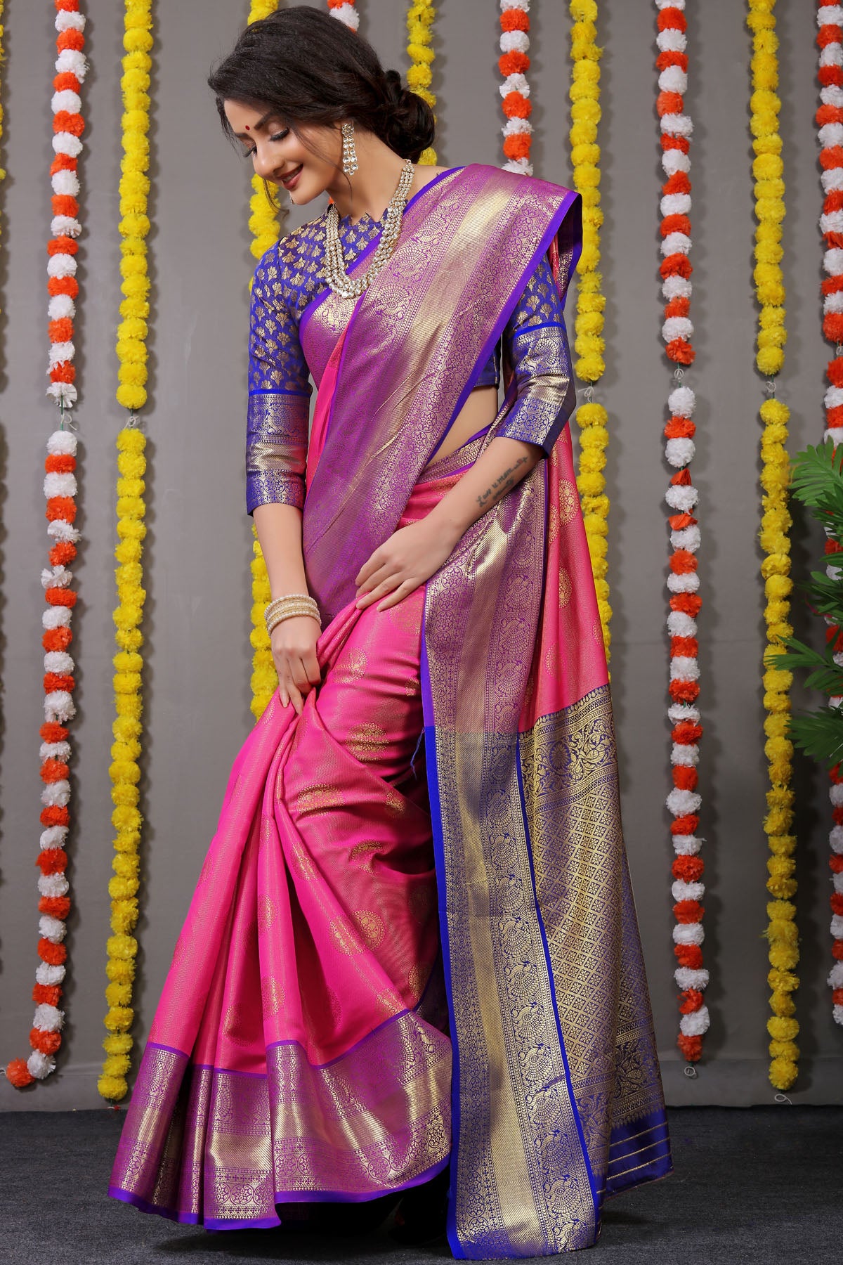 Sanvi Jacquard Pattern Kanchipuram Pure Silk Saree