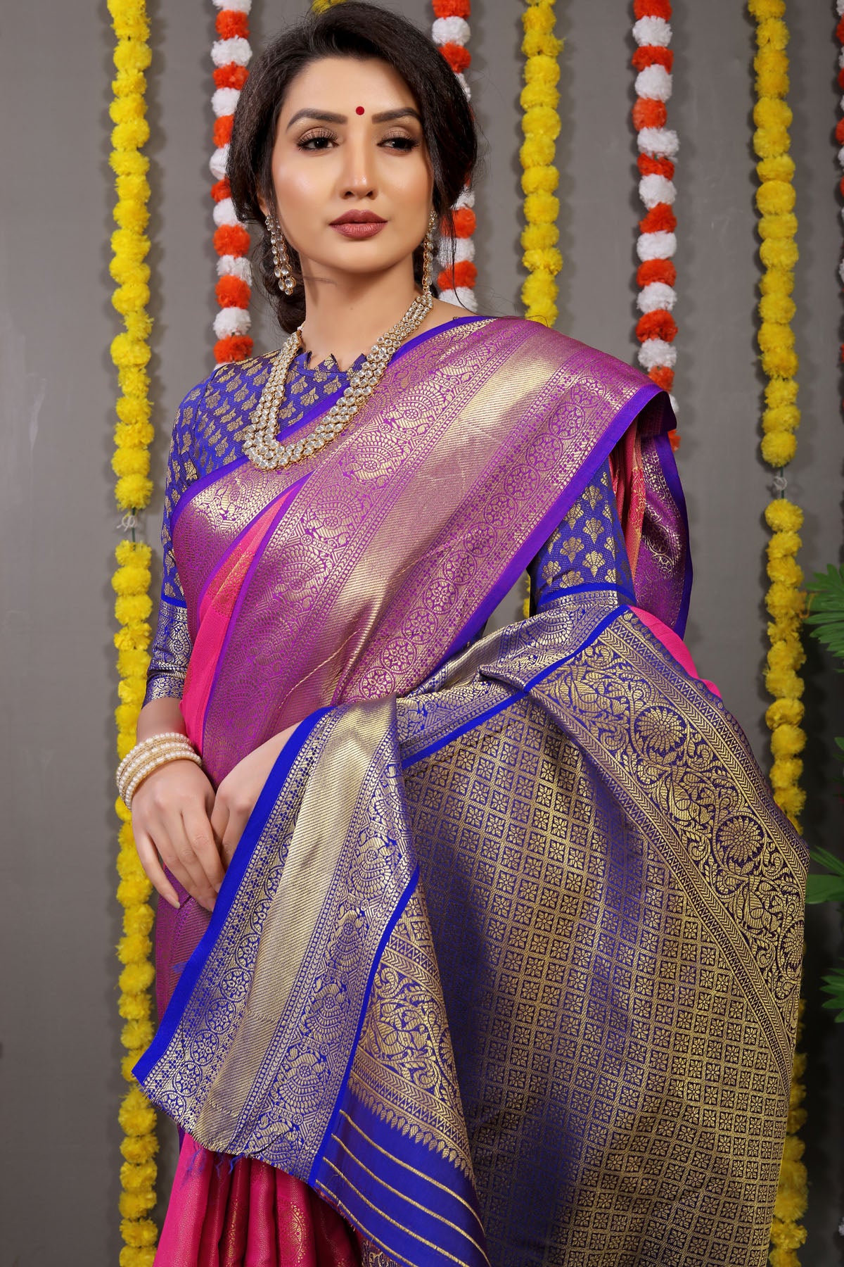 Sanvi Jacquard Pattern Kanchipuram Pure Silk Saree