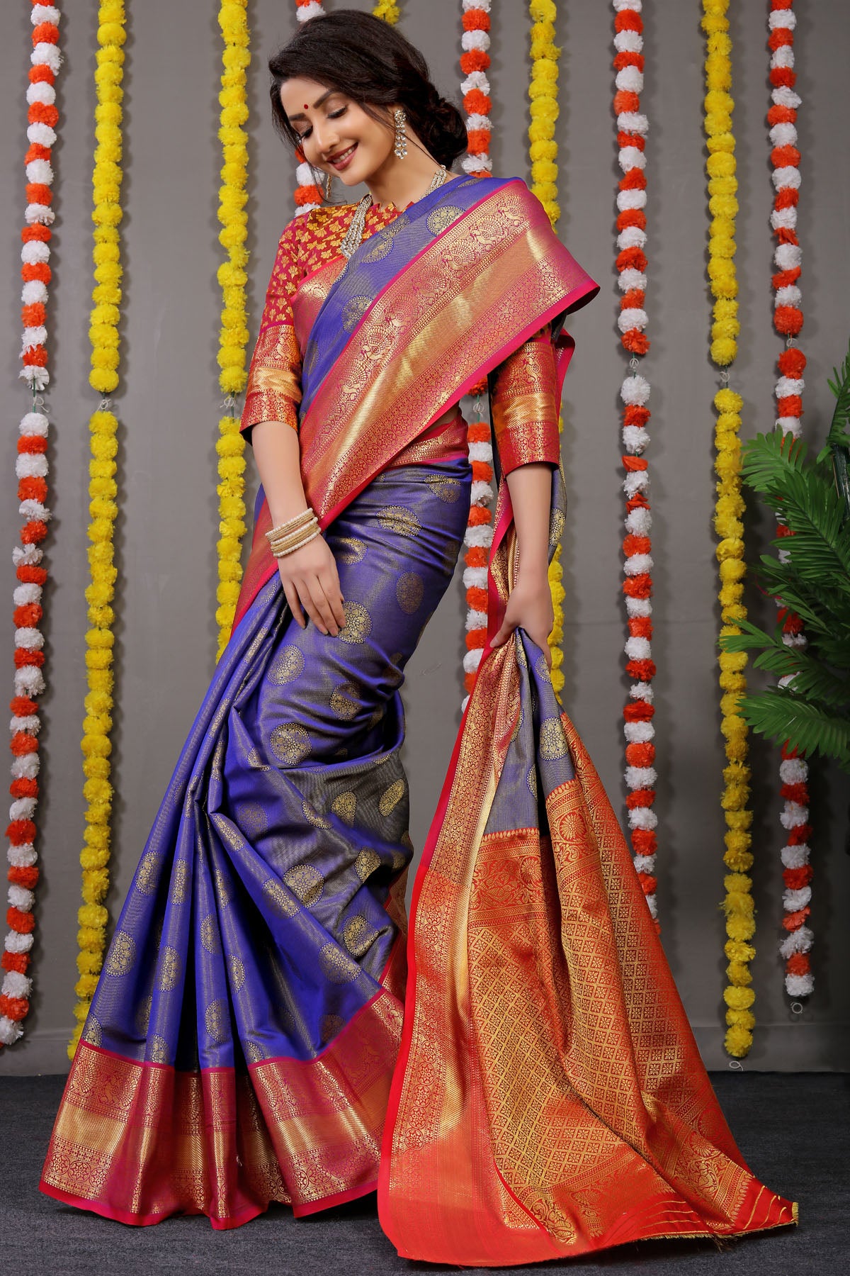 Sanvi Jacquard Pattern Kanchipuram Pure Silk Saree