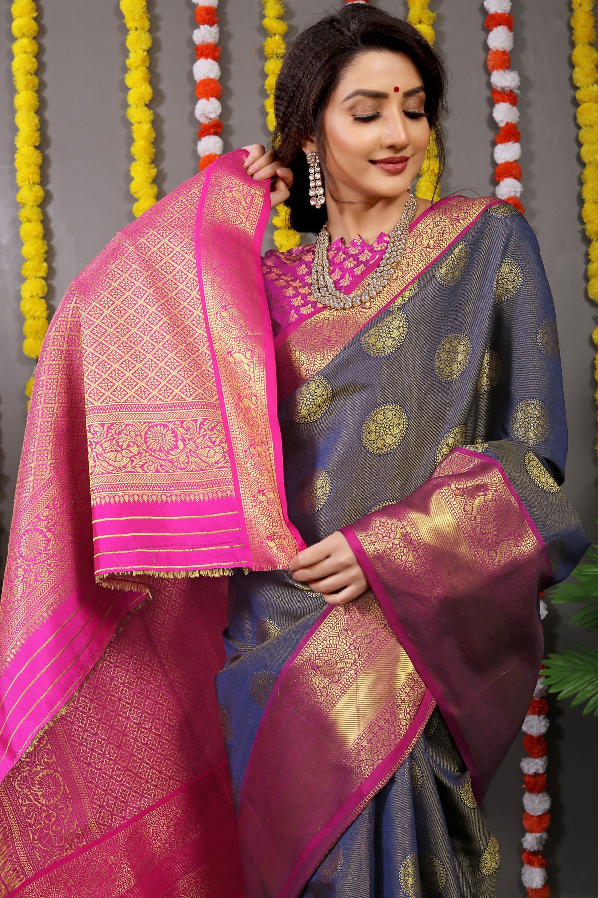 Sanvi Jacquard Pattern Kanchipuram Pure Silk Saree