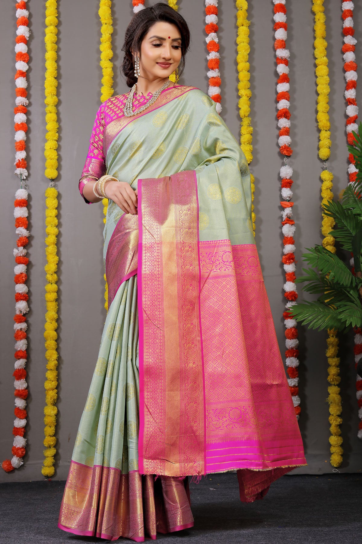 Sanvi Jacquard Pattern Kanchipuram Pure Silk Saree