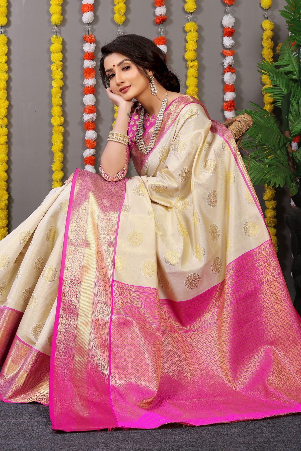 Sanvi Jacquard Pattern Kanchipuram Pure Silk Saree