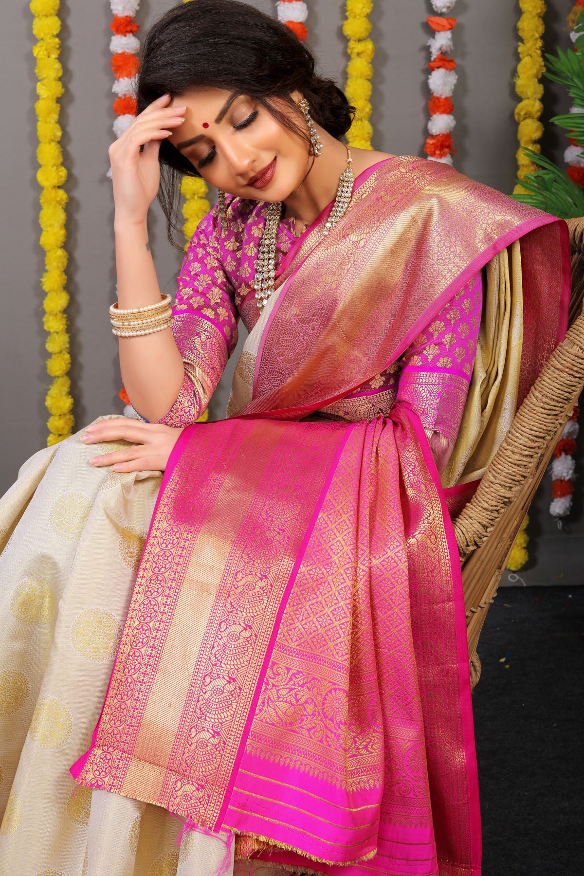 Sanvi Jacquard Pattern Kanchipuram Pure Silk Saree
