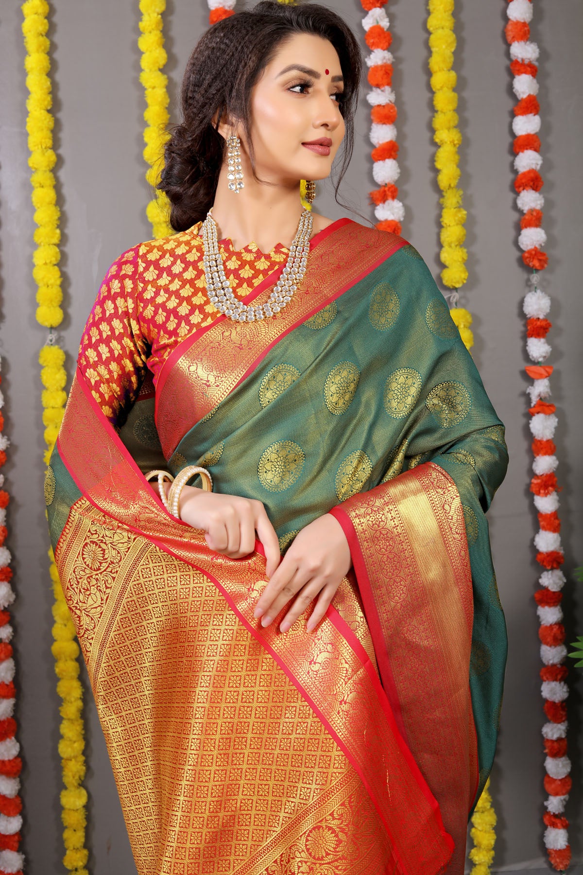 Sanvi Jacquard Pattern Kanchipuram Pure Silk Saree