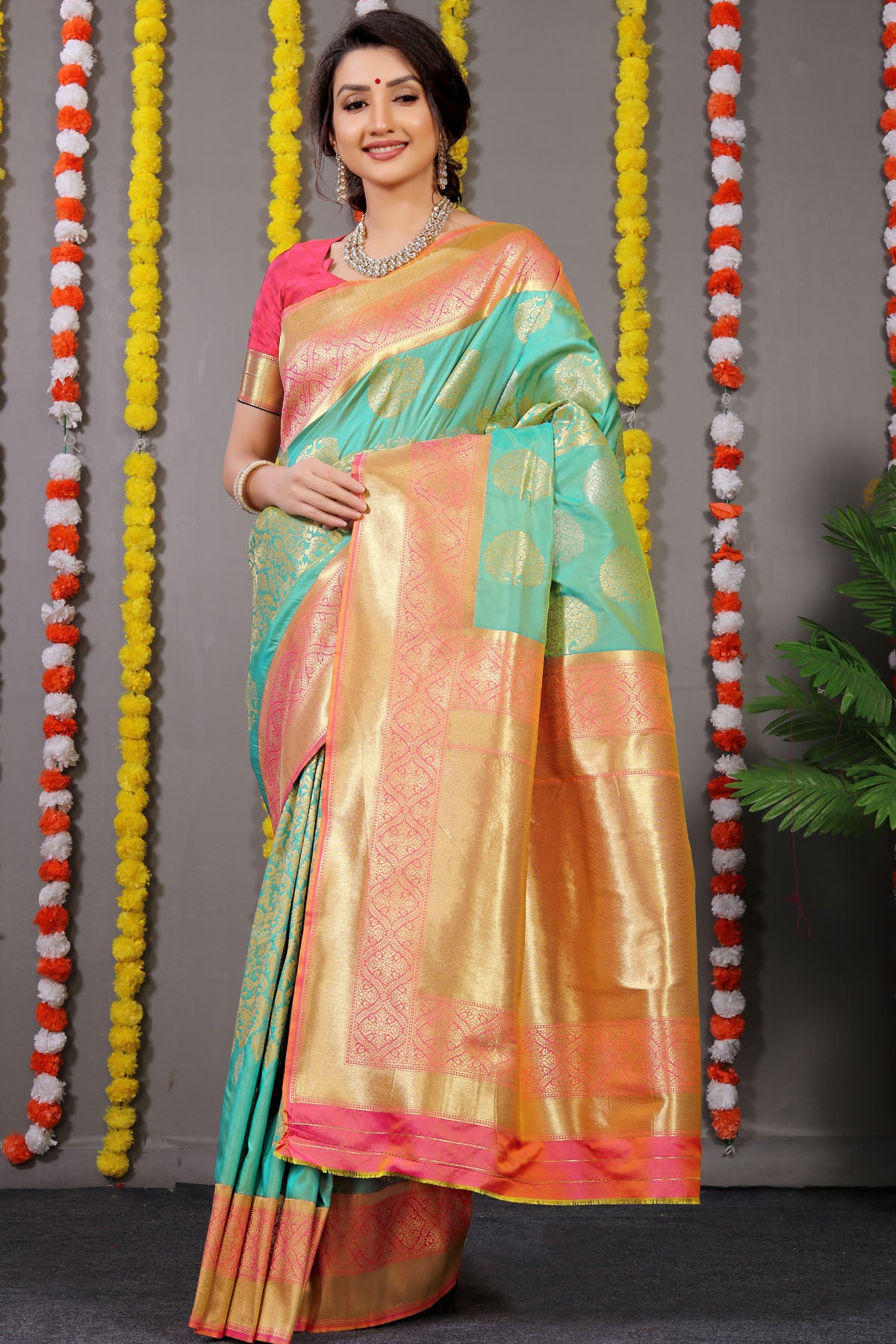 Mayuri Jacquard Pattern Kanchipuram Pure Silk Saree