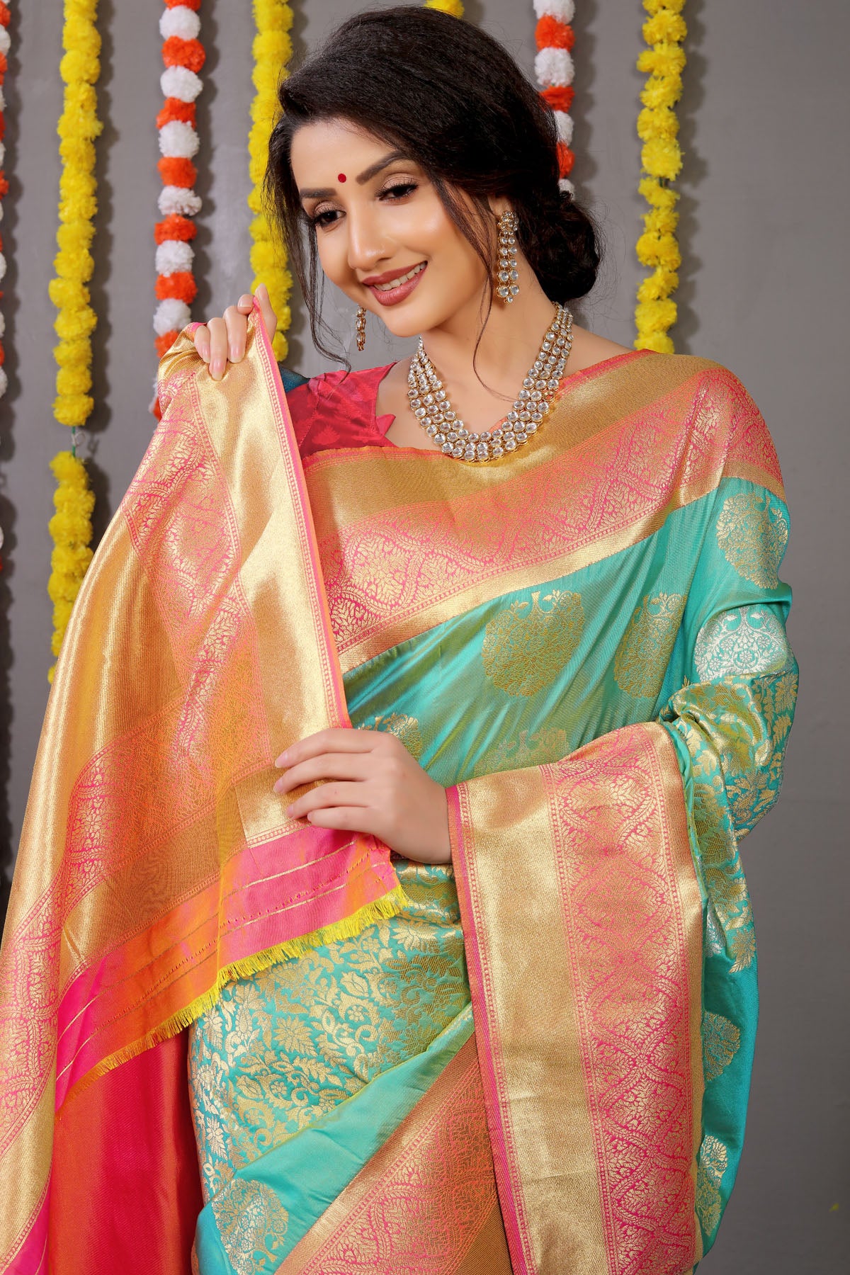 Mayuri Jacquard Pattern Kanchipuram Pure Silk Saree