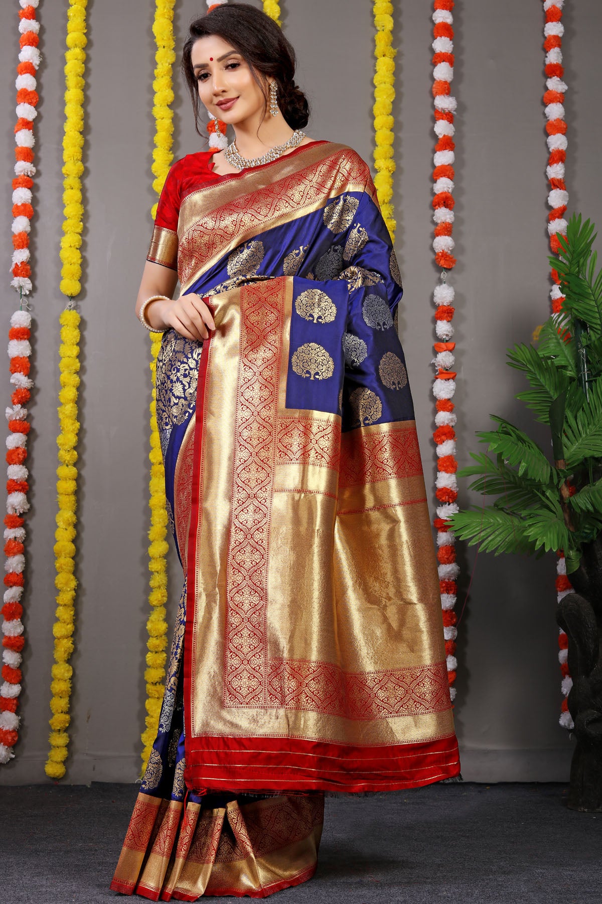 Mayuri Jacquard Pattern Kanchipuram Pure Silk Saree