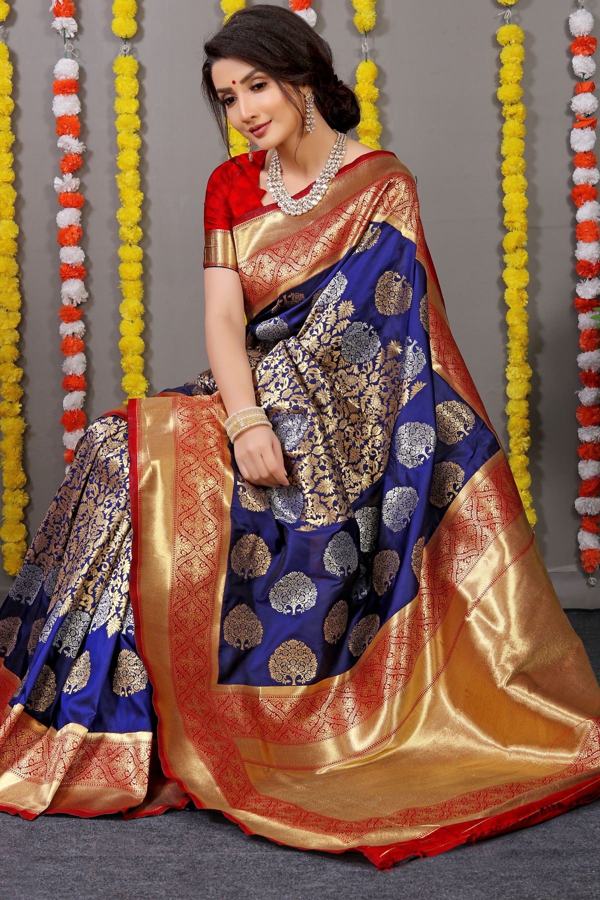 Mayuri Jacquard Pattern Kanchipuram Pure Silk Saree