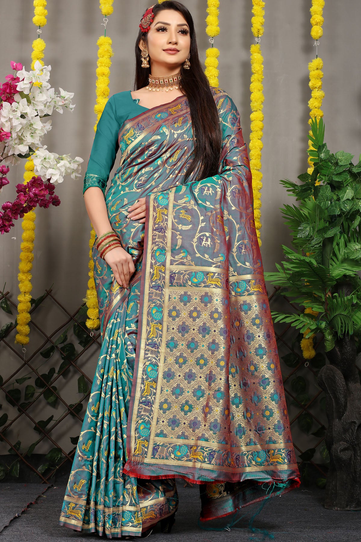 Rehana Shot Jacquard Pure Zari Kanjivaram Silk Saree