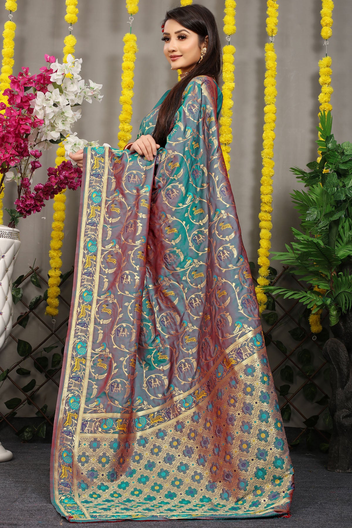 Rehana Shot Jacquard Pure Zari Kanjivaram Silk Saree
