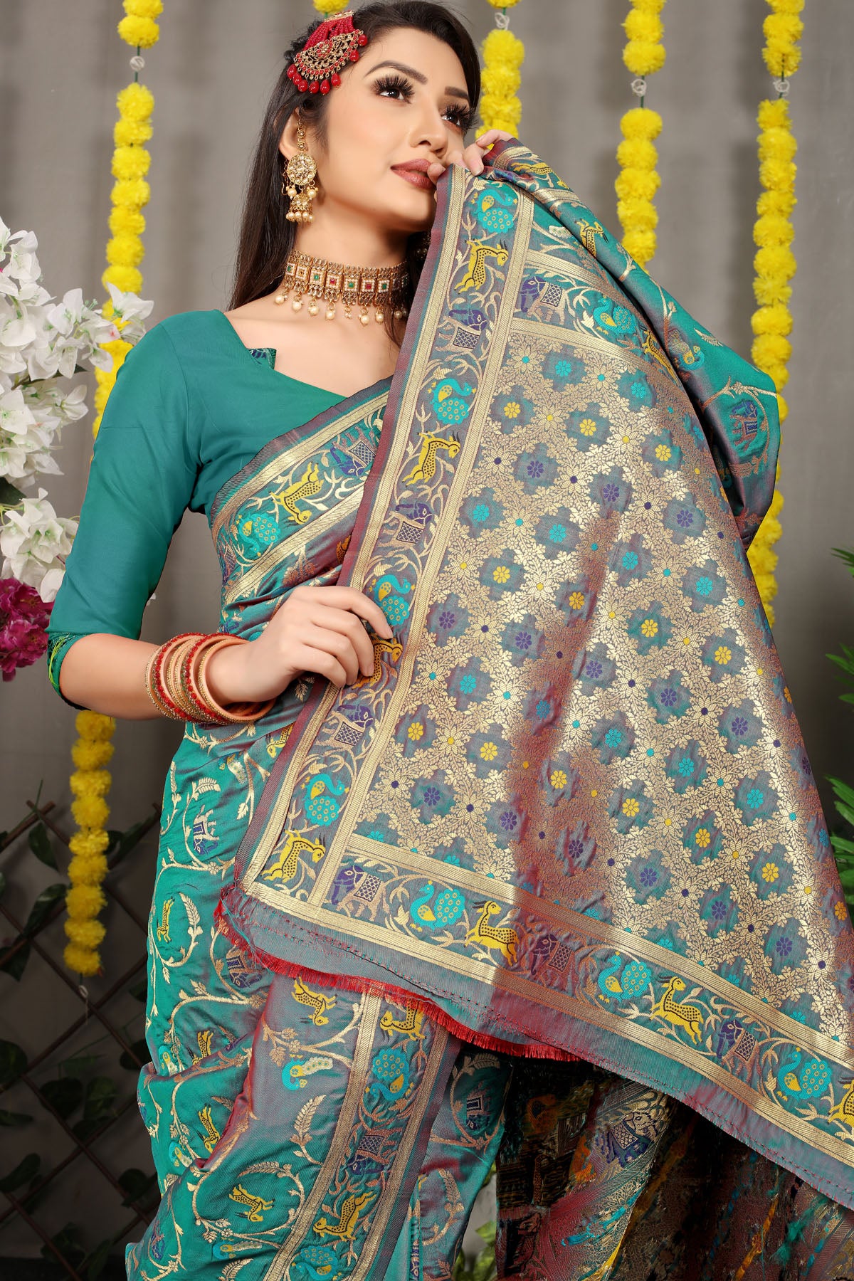 Rehana Shot Jacquard Pure Zari Kanjivaram Silk Saree