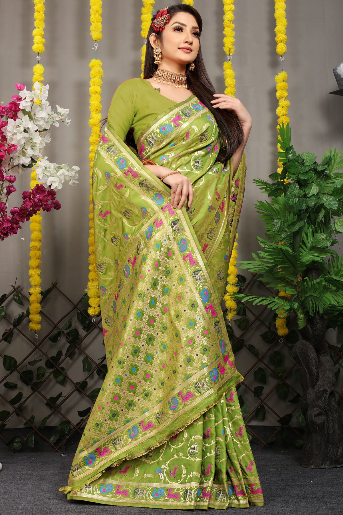 Rehana Shot Jacquard Pure Zari Kanjivaram Silk Saree