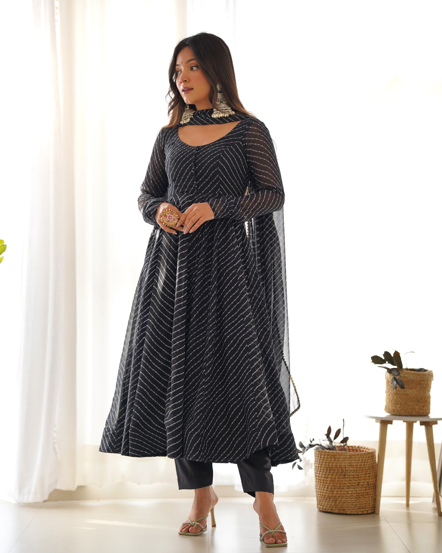 Fox Georgette Laheriya Print Fabric Fully Flair Anarkali Kurti Dupatta And Pent