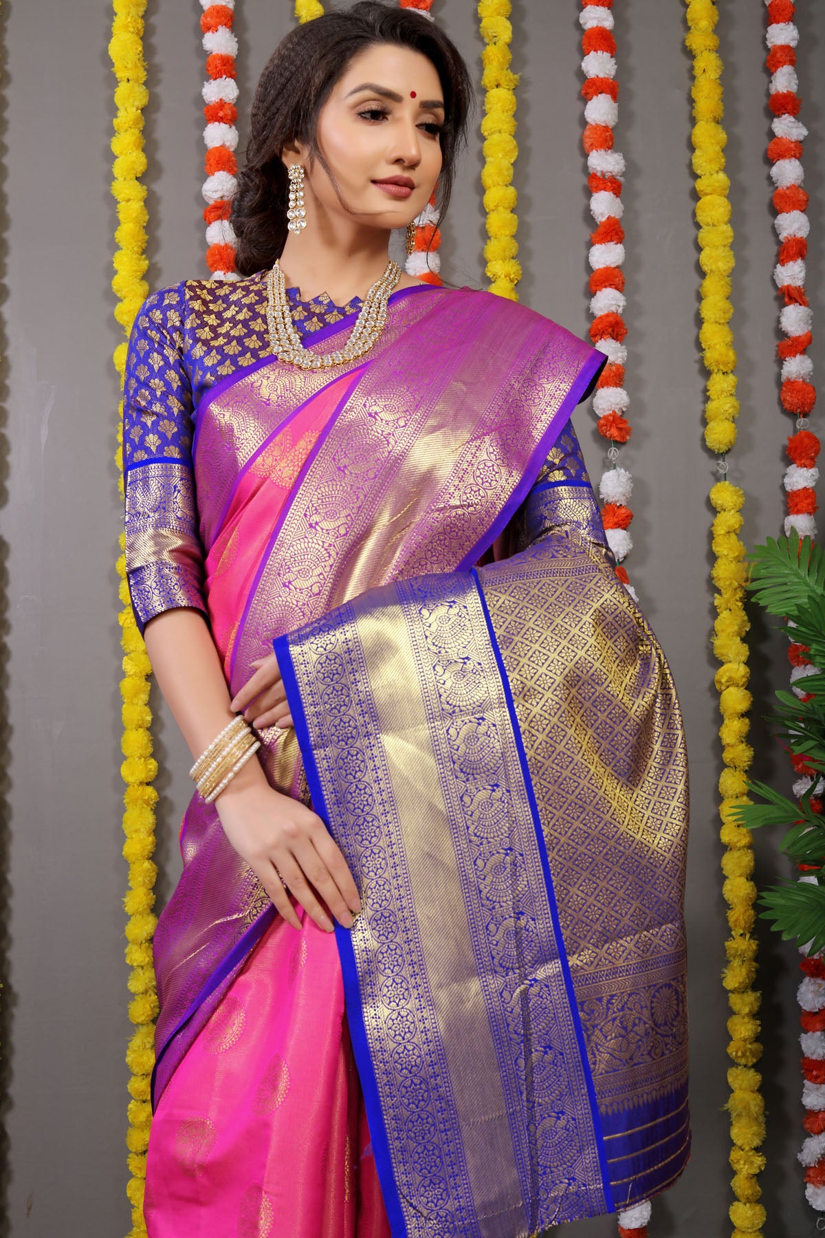 Sanvi Jacquard Pattern Kanchipuram Pure Silk Saree
