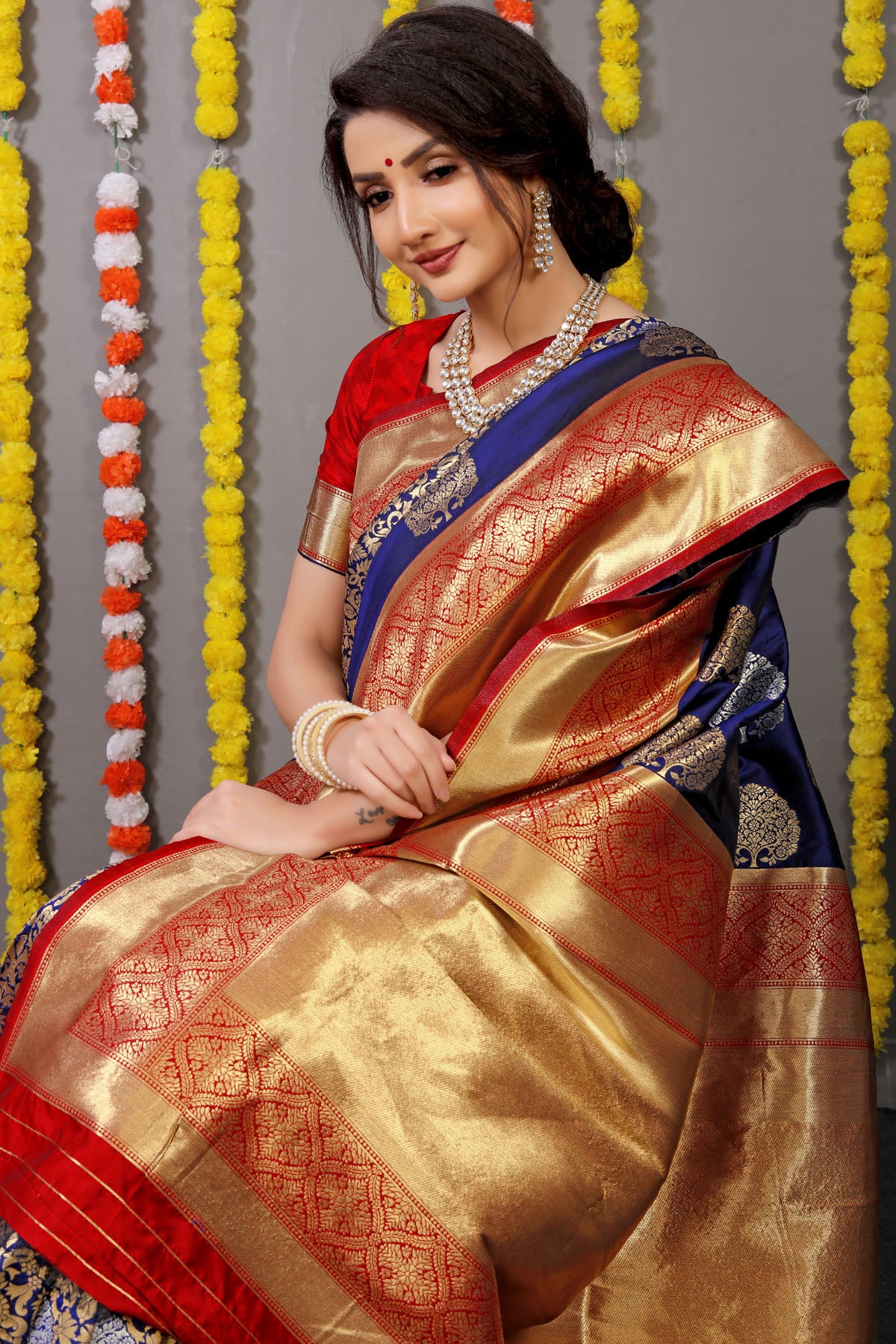 Mayuri Jacquard Pattern Kanchipuram Pure Silk Saree