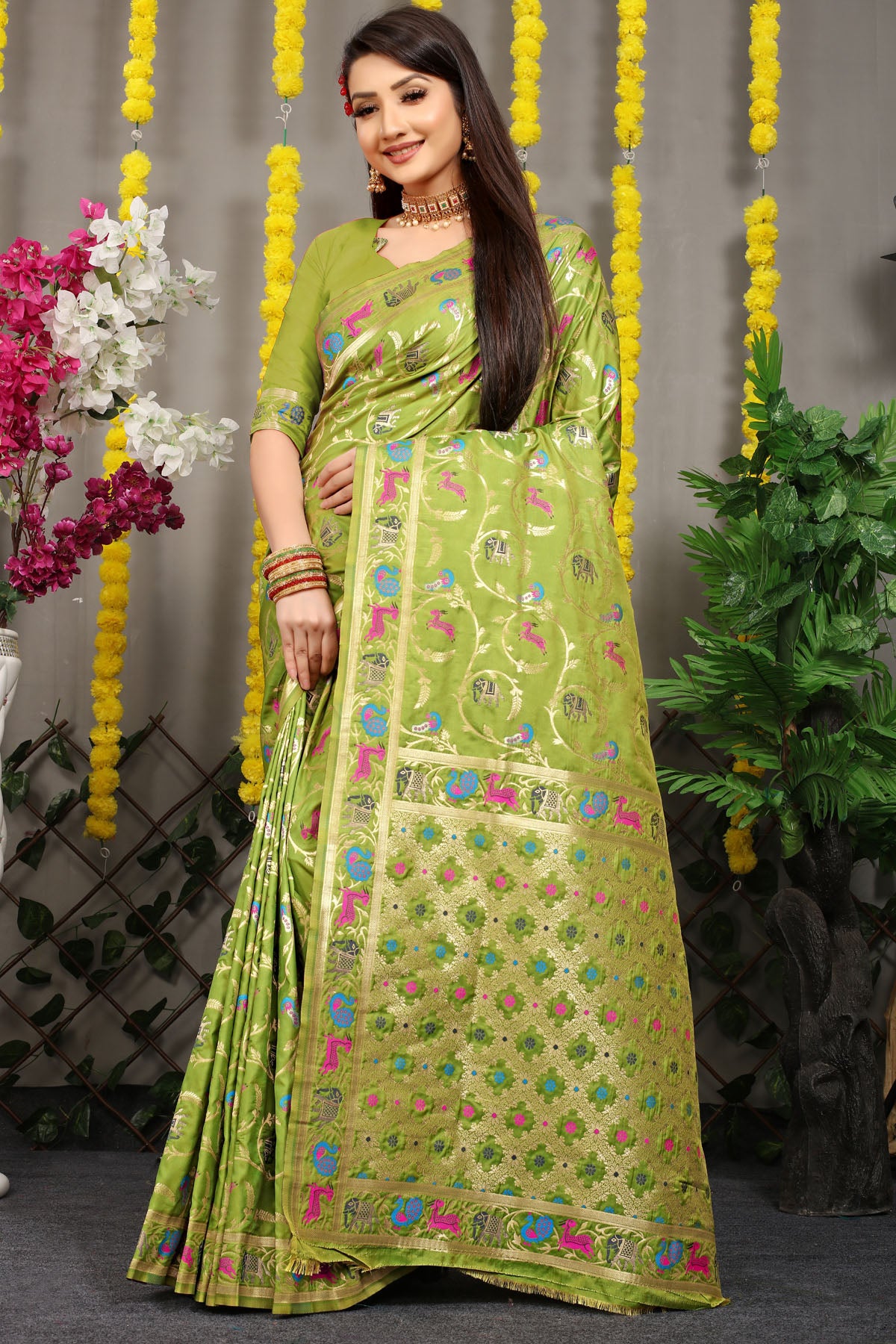 Rehana Shot Jacquard Pure Zari Kanjivaram Silk Saree